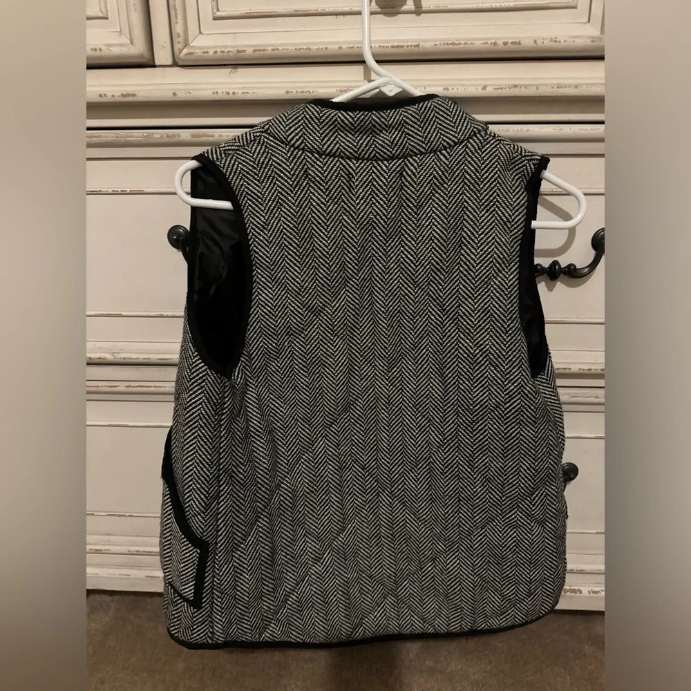 Grayish/black winter vest - Picture 5 of 5